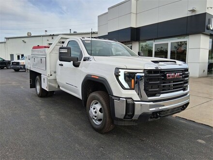 2025 GMC Sierra 3500 HD Chassis Cab Pro Truck