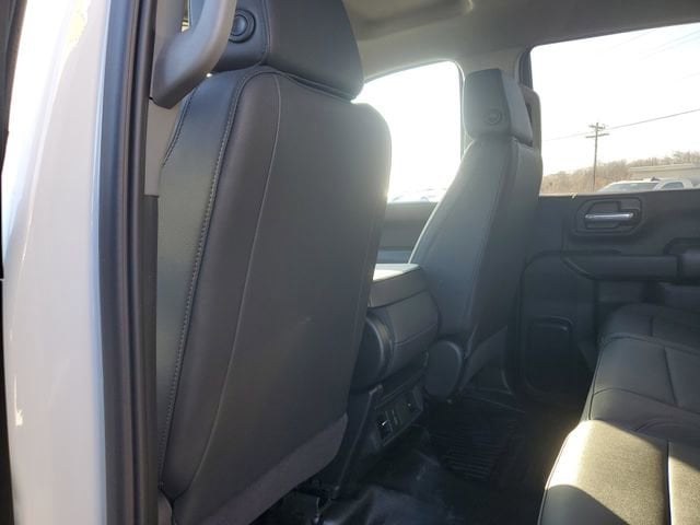 2025 GMC Sierra 3500 Chassis Cab Pro - Photo 28
