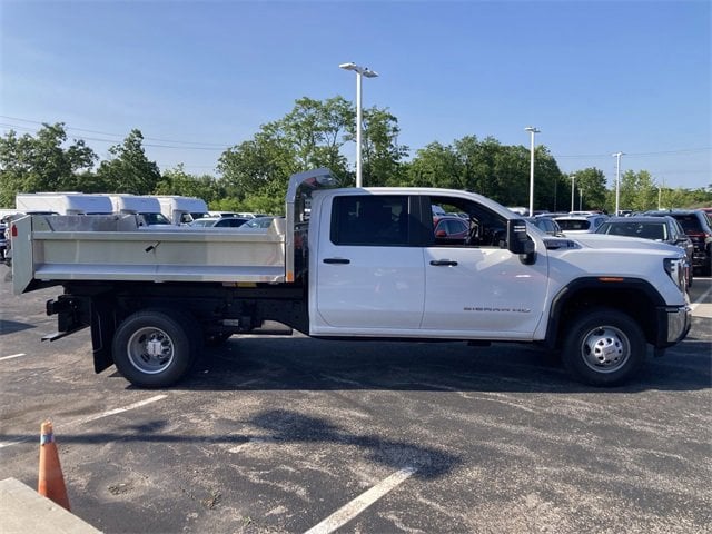 2025 GMC Sierra 3500 Chassis Cab Pro's photo