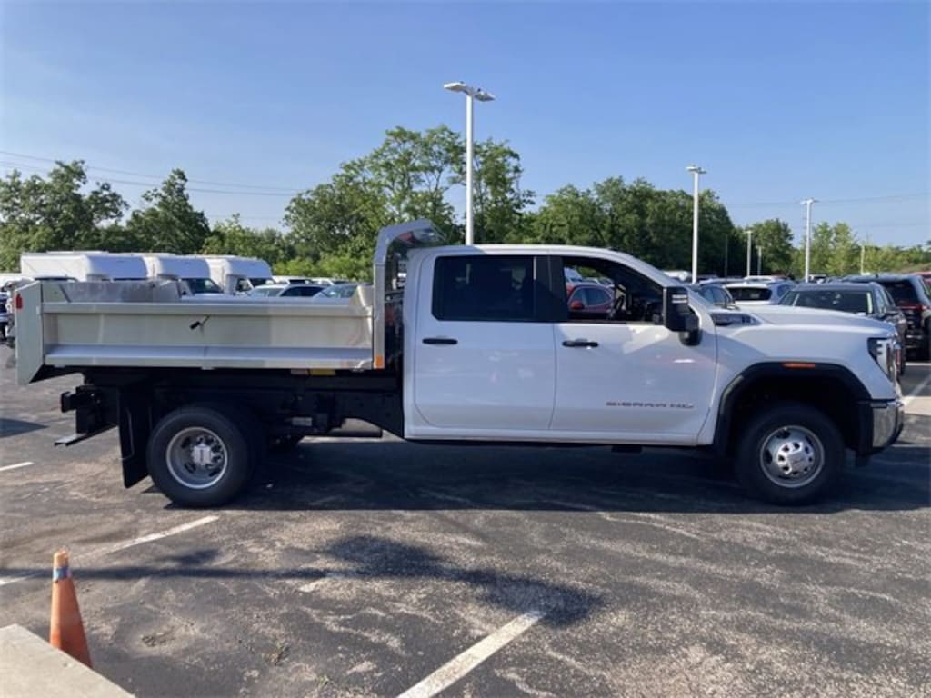New 2025 GMC Sierra 3500 HD Chassis Cab Pro Truck
