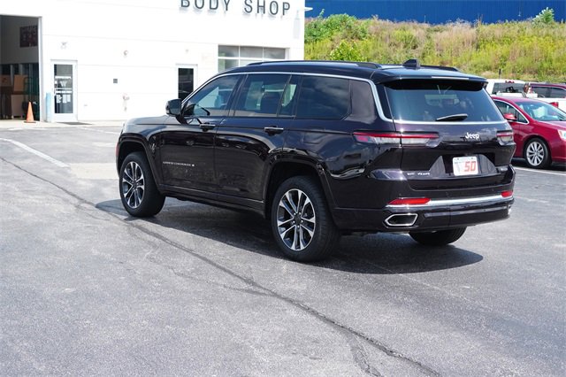 2023 Jeep Grand Cherokee Overland photo 3
