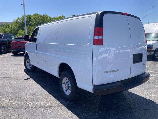 2025 GMC Savana Cargo Work Van - Photo 7