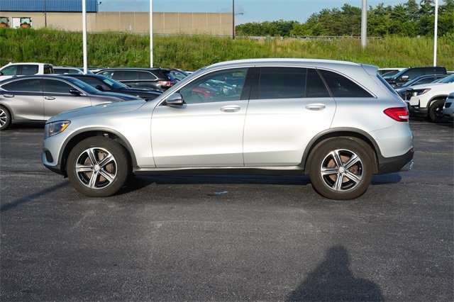 2017 Mercedes Benz GLC 300 photo 4