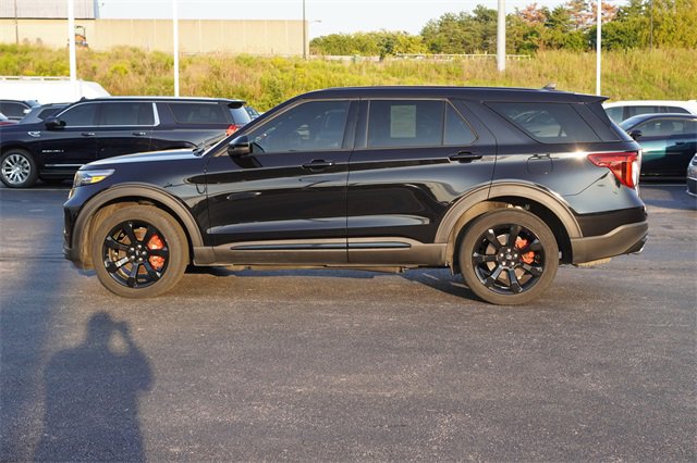 2022 Ford Explorer ST photo 2