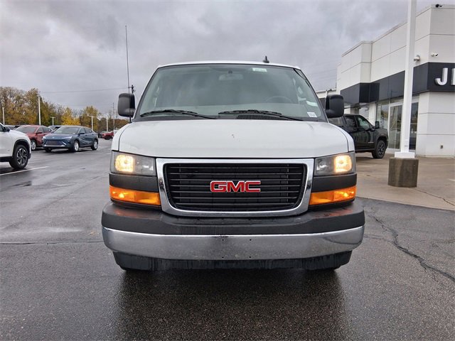 2025 Gmc Savana Cargo 2500 photo 3