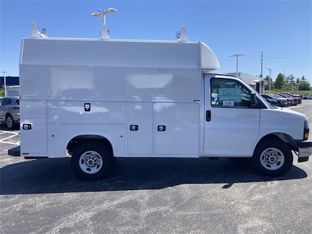 2024 GMC Savana Cutaway 3500 1WT Cutaway Van