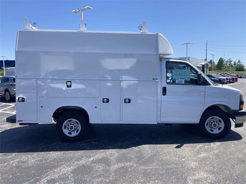 New 2024 GMC Savana Cutaway 3500 1WT Cutaway Van