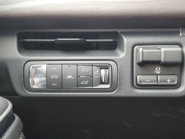 2025 GMC Sierra EV Denali - Photo 24