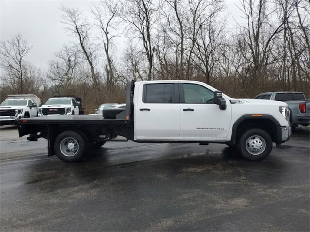 New 2025 GMC Sierra 3500 HD Chassis Cab Pro Truck