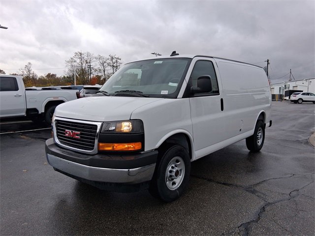 2025 Gmc Savana Cargo 2500 photo 2