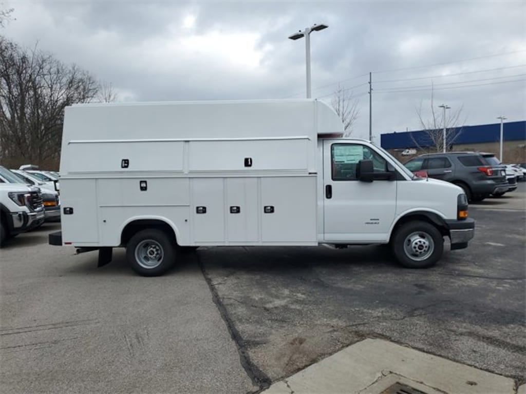 New 2025 GMC Savana Cutaway 4500 2WT Cutaway Van