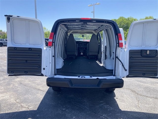 2025 GMC Savana Cargo Work Van - Photo 12