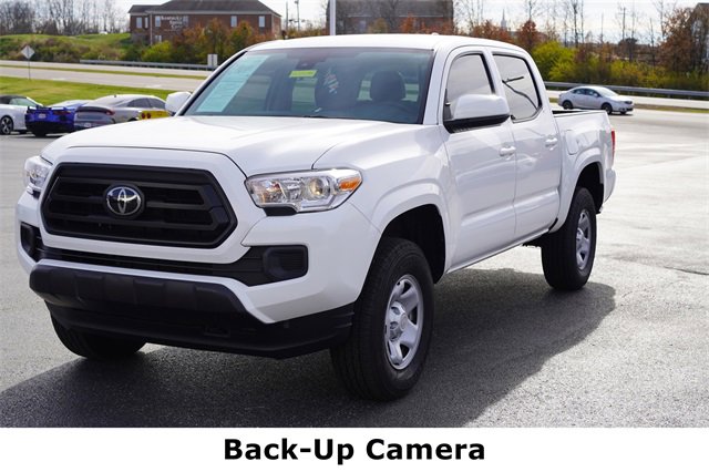 2023 Toyota Tacoma SR photo 3