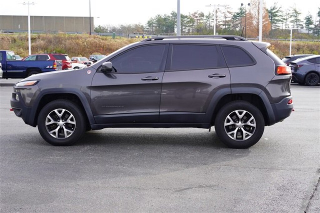 Used 2017 Jeep Cherokee SUV