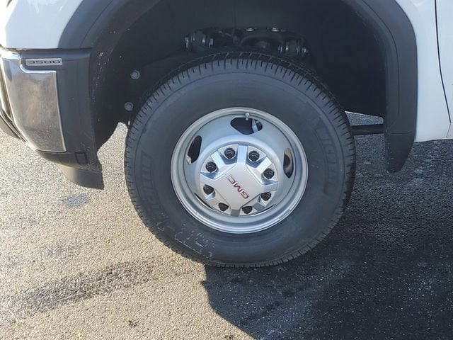 2025 GMC Sierra 3500 Chassis Cab Pro - Photo 8
