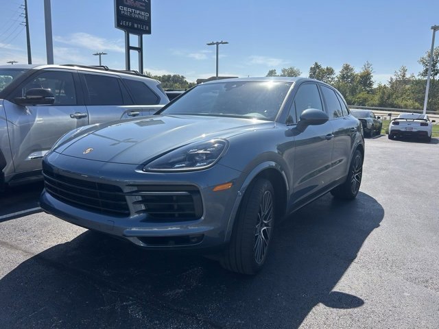 2019 Porsche Cayenne photo 2