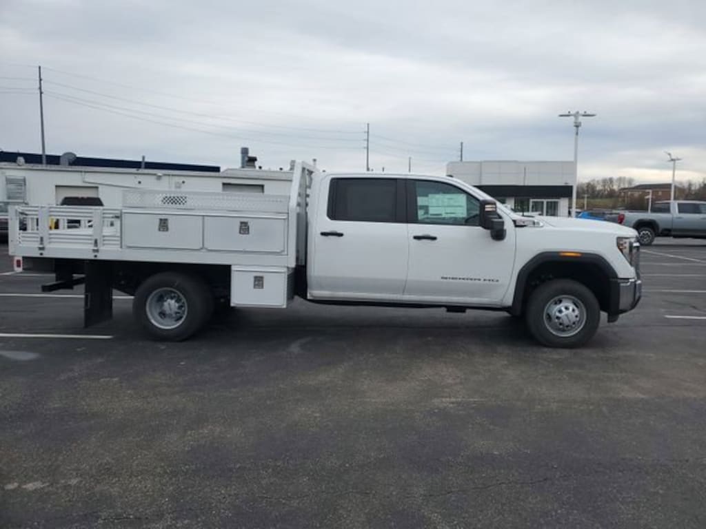 New 2025 GMC Sierra 3500 HD Chassis Cab Pro Truck