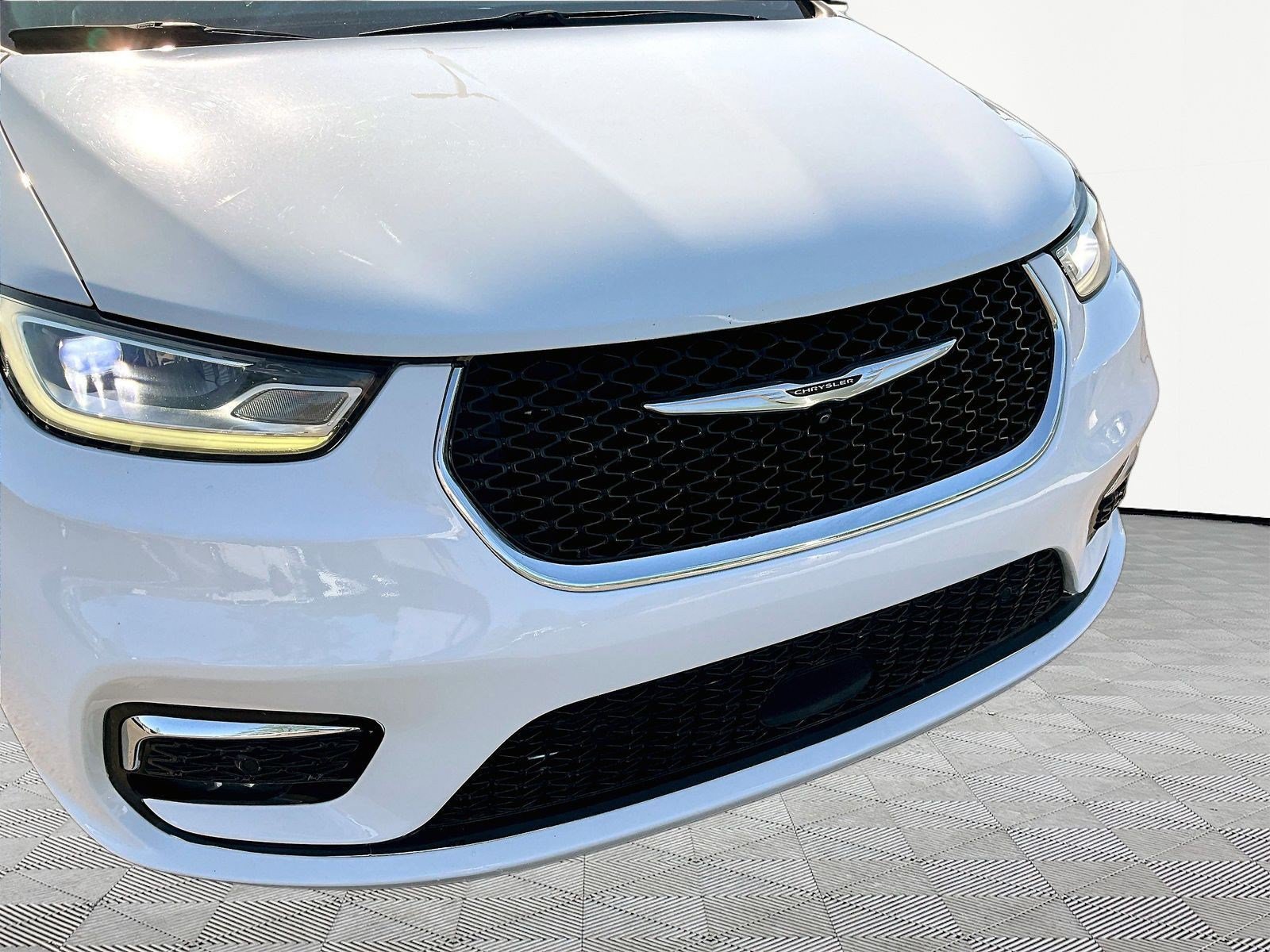 2022 Chrysler Pacifica Hybrid Touring L - Photo 32
