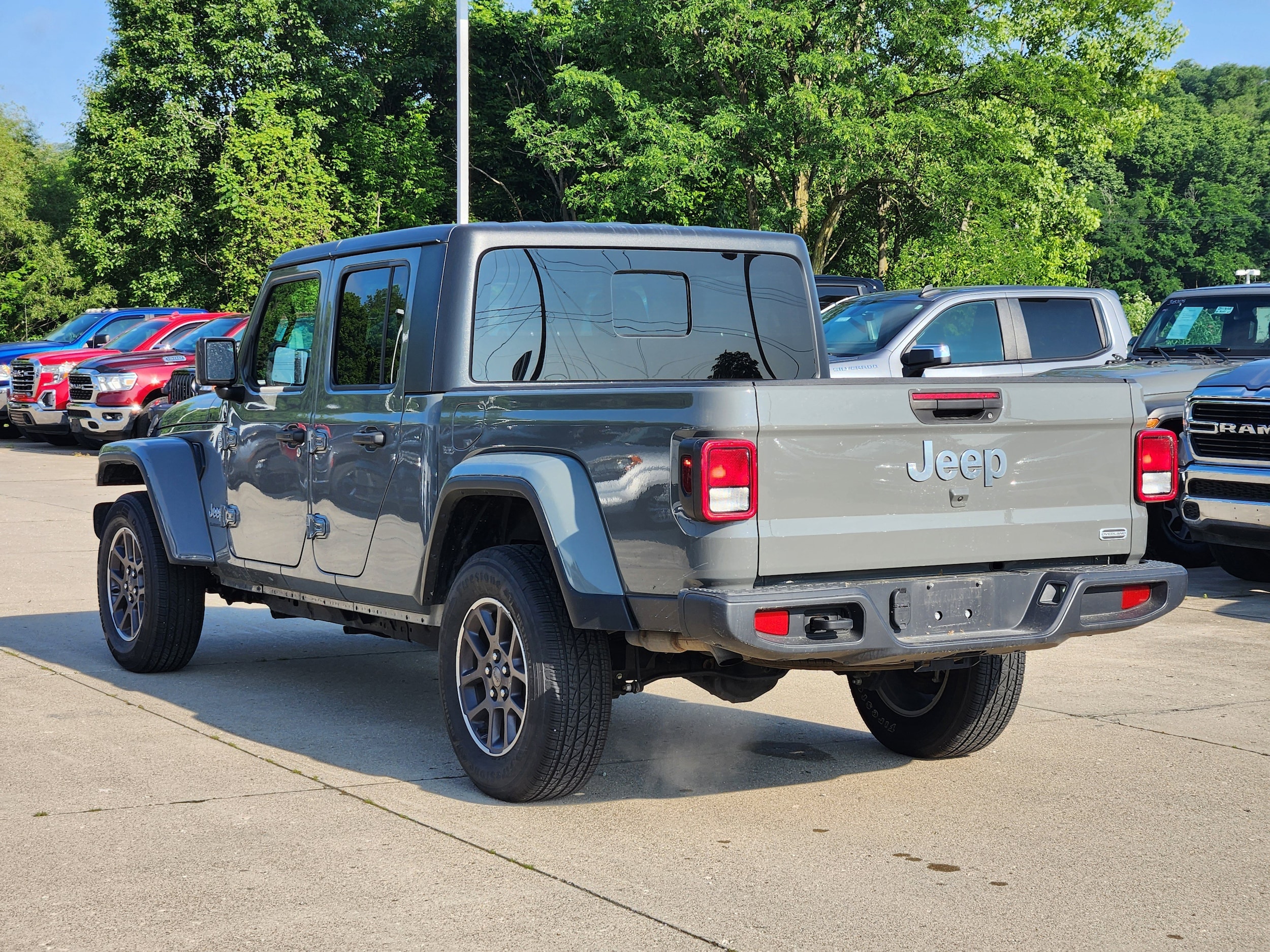 Used 2023 Jeep Gladiator Overland with VIN 1C6HJTFG8PL522171 for sale in Lawrenceburg, IN
