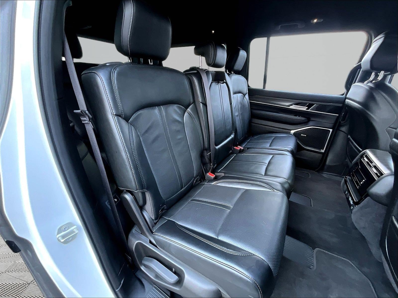 2024 Jeep Wagoneer Series III - Photo 27