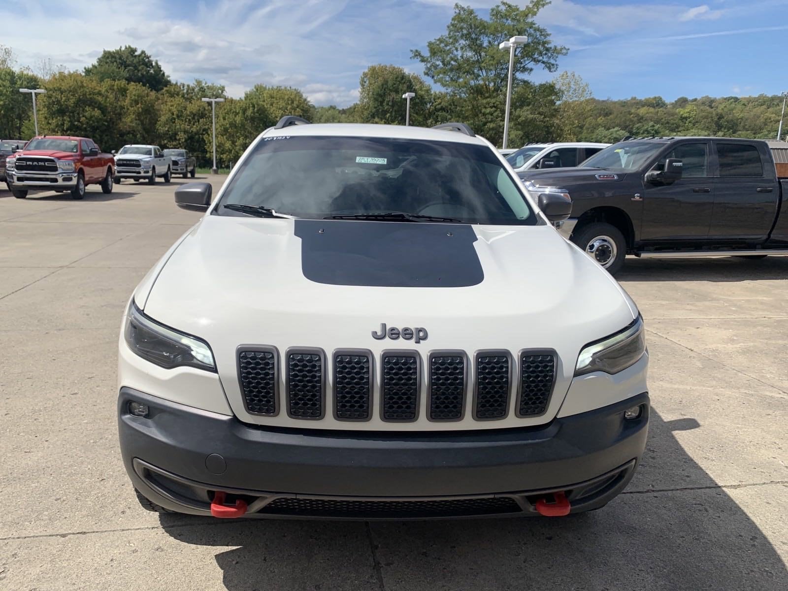 Used 2019 Jeep Cherokee Trailhawk with VIN 1C4PJMBX1KD156668 for sale in Lawrenceburg, IN