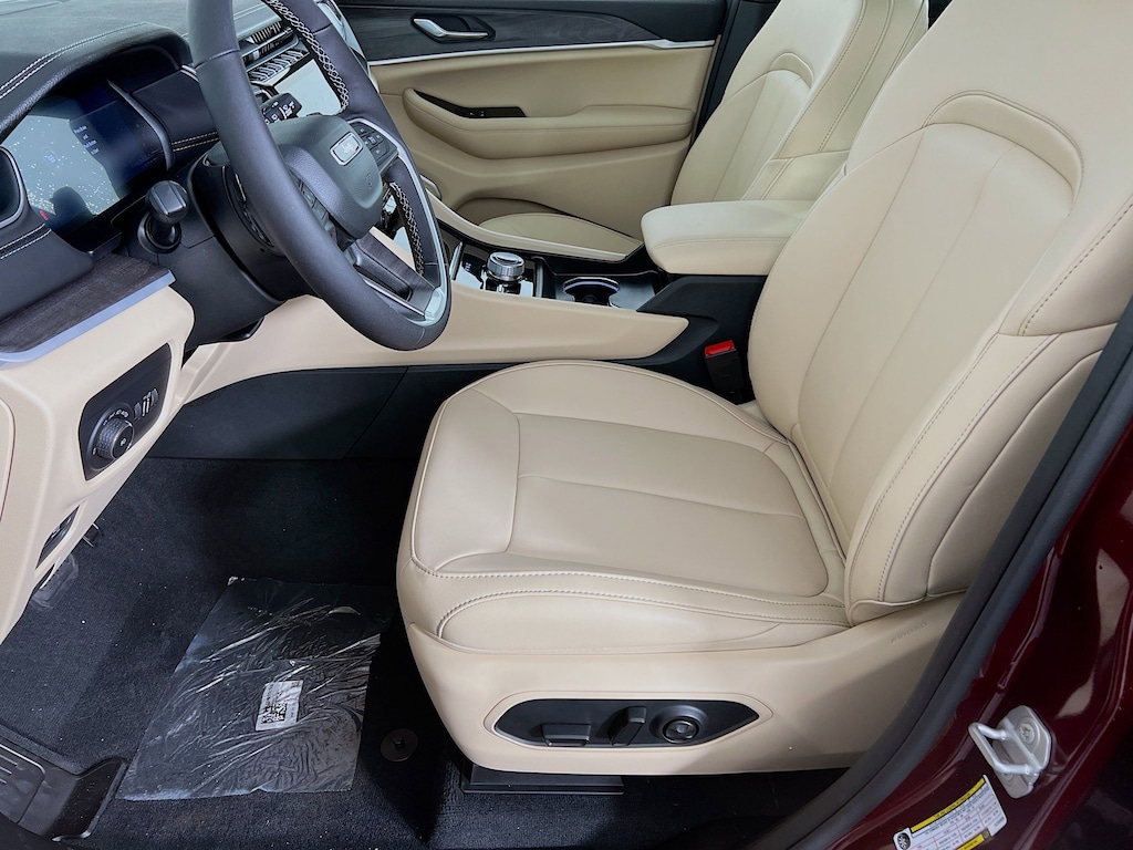 New 2025 Jeep Grand Cherokee LIMITED 4X4 Sport Utility