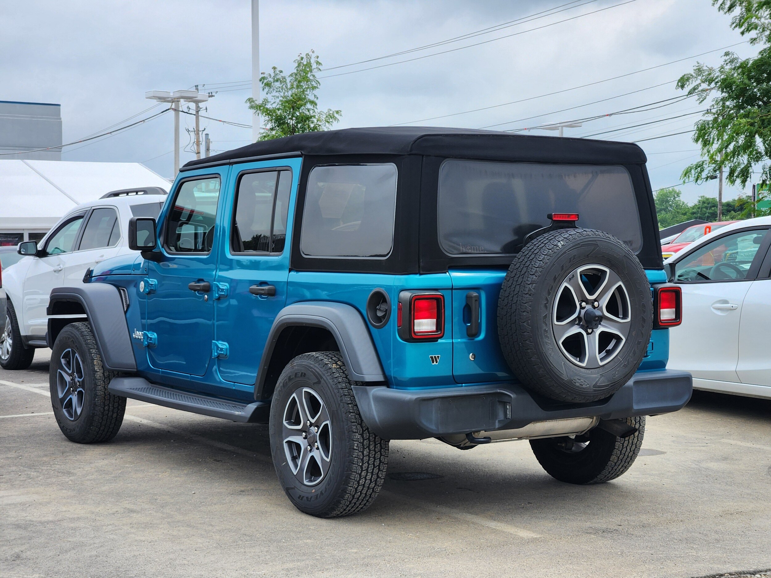 2021 Jeep Wrangler Rubicon photo 2