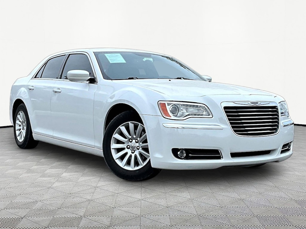 Used 2013 Chrysler 300 4dr Sdn RWD Sedan