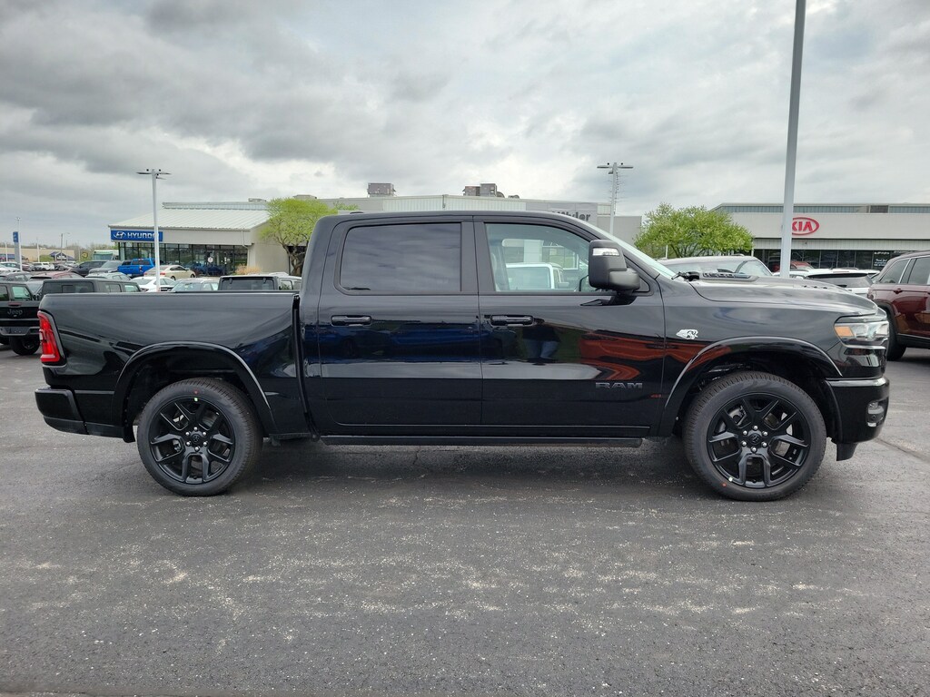 New 2026 Ram 1500 LARAMIE CREW CAB 4X4 5'7 BOX Pickup