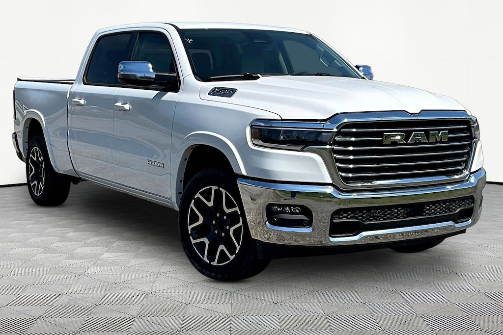 New 2026 Ram 1500 LARAMIE CREW CAB 4X4 6'4 BOX Pickup