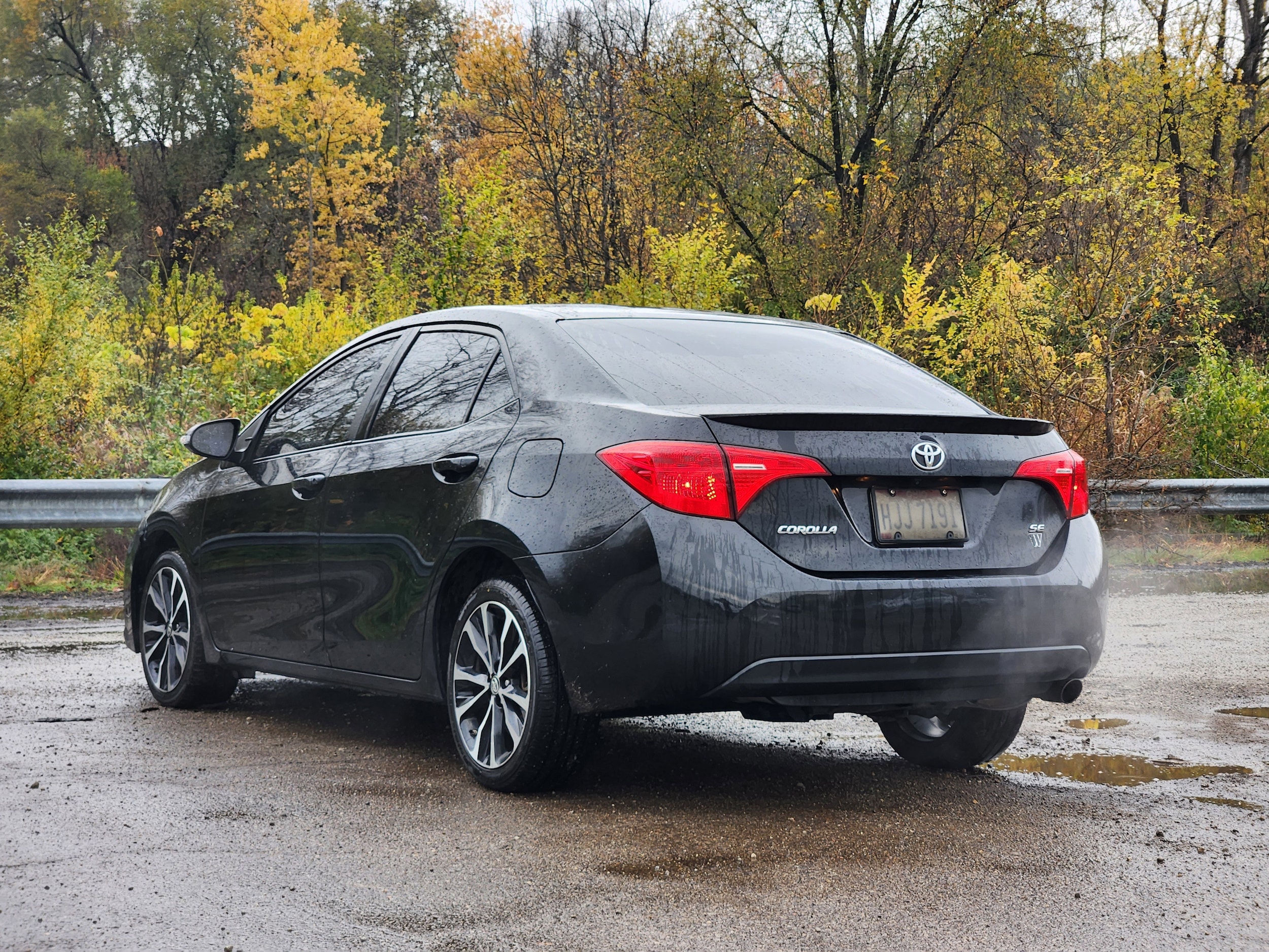 Used 2018 Toyota Corolla SE with VIN 2T1BURHE3JC039545 for sale in Greendale, IN