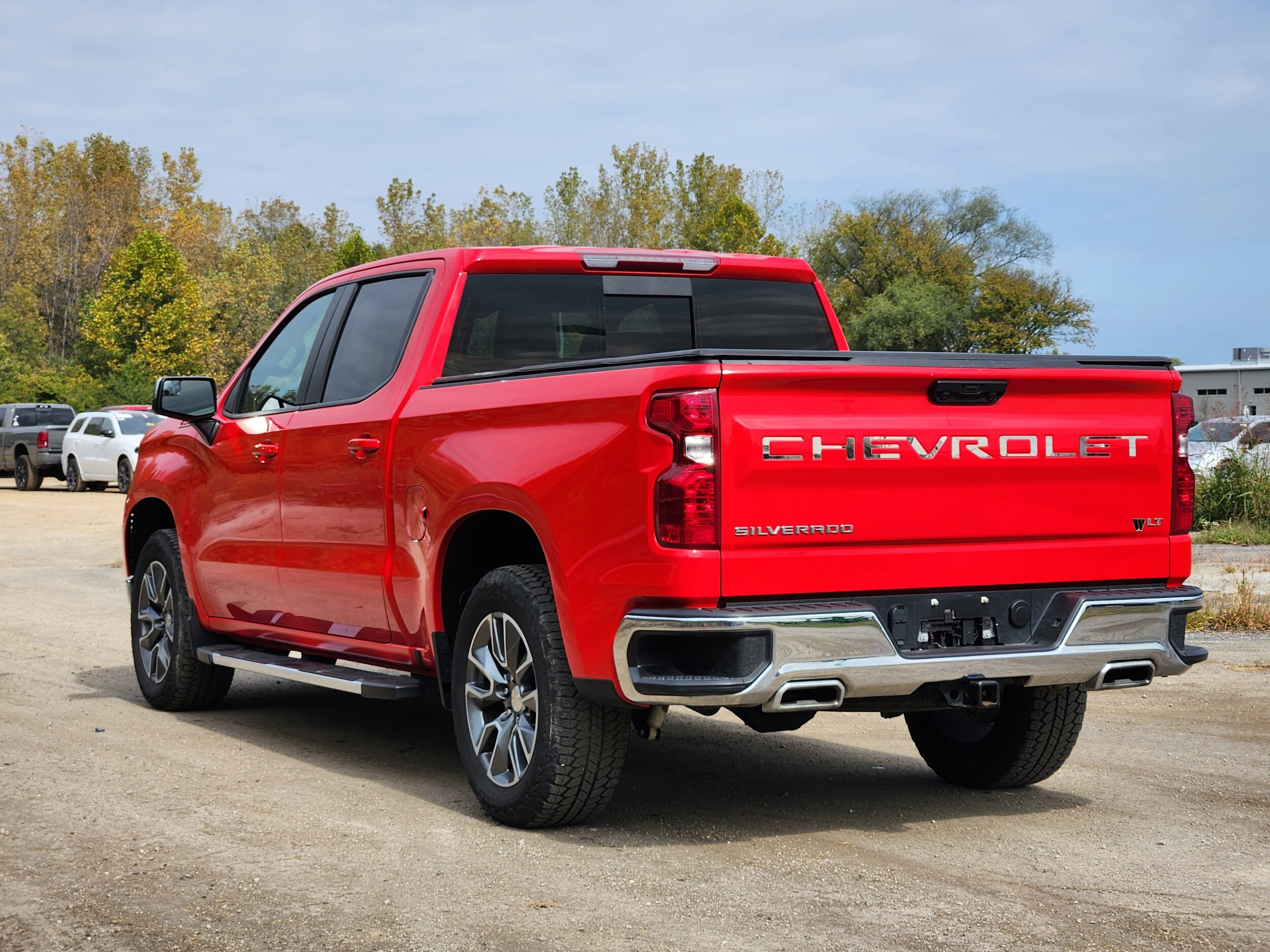 2024 Chevrolet Silverado 1500 photo 2