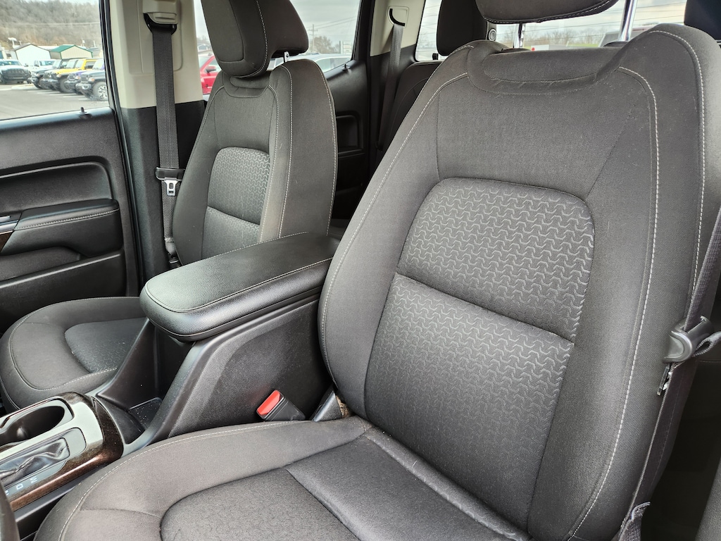 Used 2015 GMC Canyon 4WD Crew Cab 140.5 SLE Truck Crew Cab