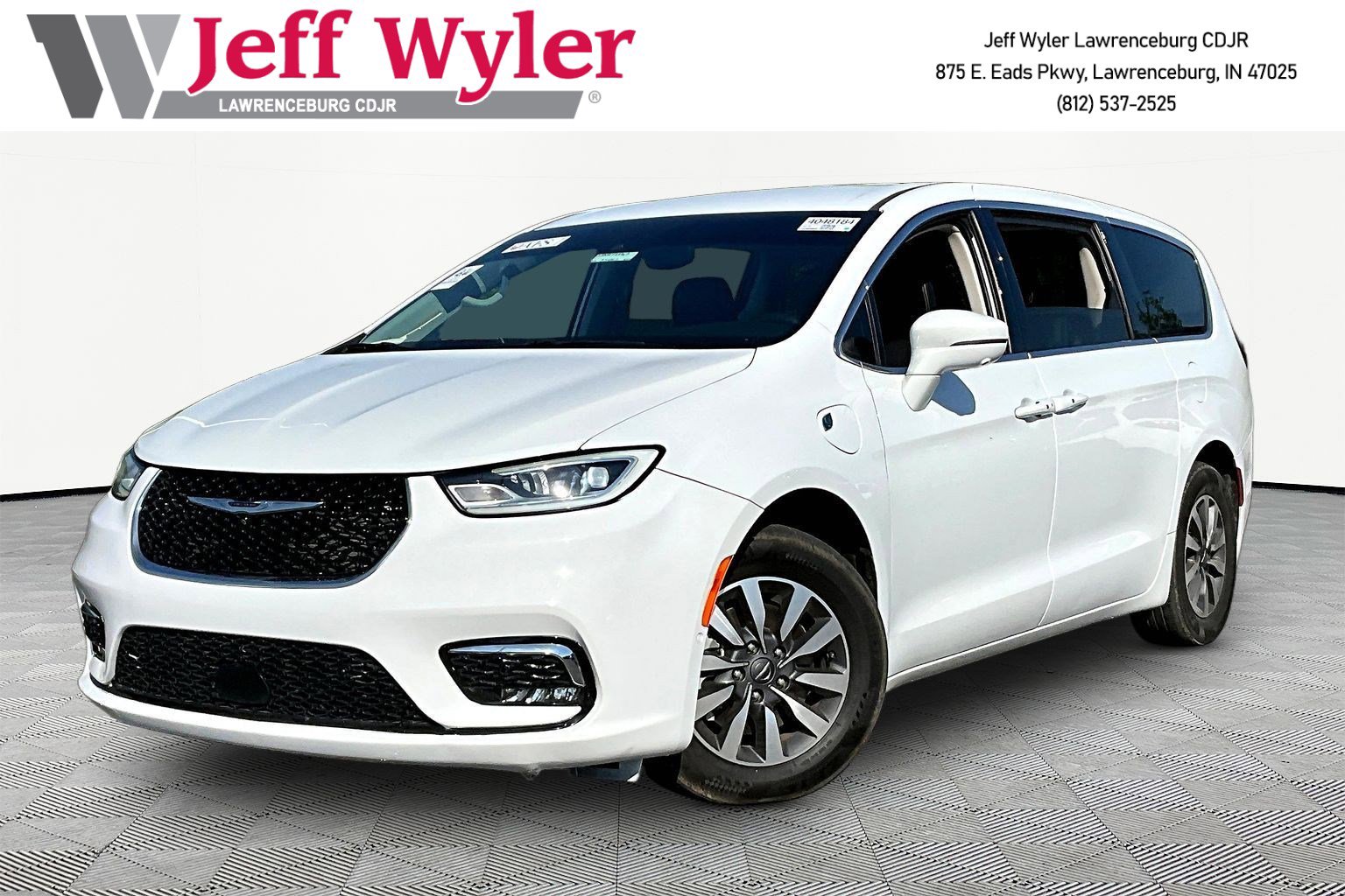 2022 Chrysler Pacifica Hybrid Touring L Hybrid's photo