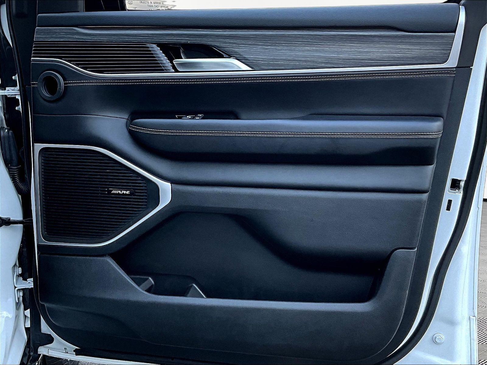 2024 Jeep Wagoneer Series III - Photo 30