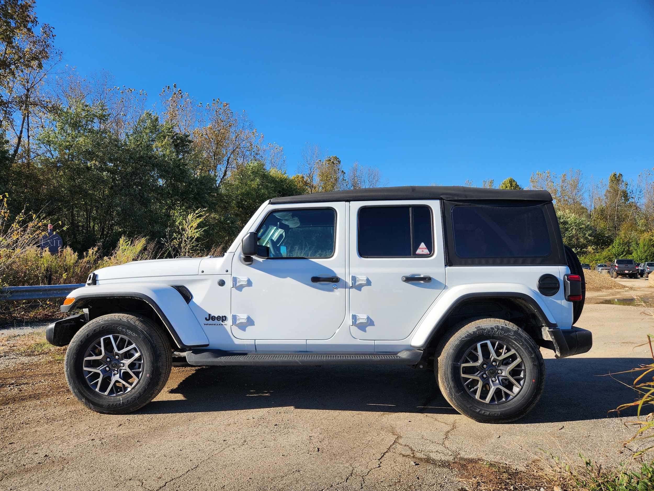 2025 Jeep Wrangler 4-Door Sahara - Photo 24