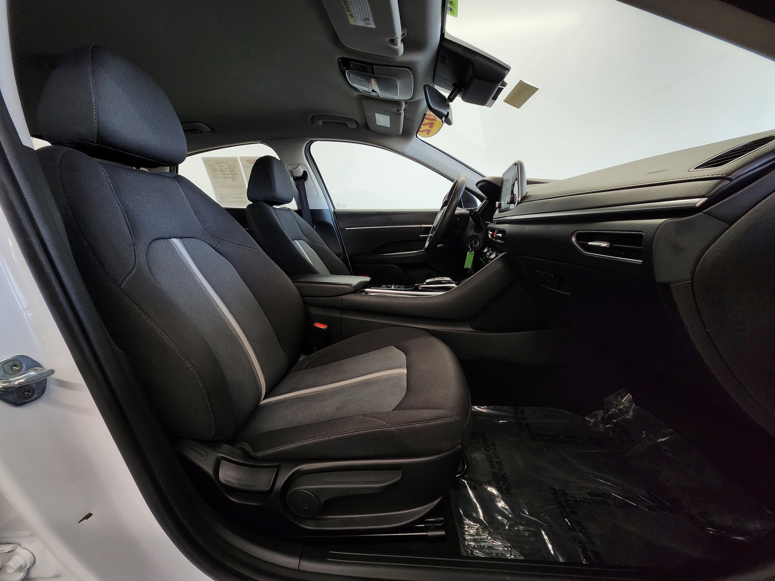 2022 Hyundai Sonata SE - Photo 17