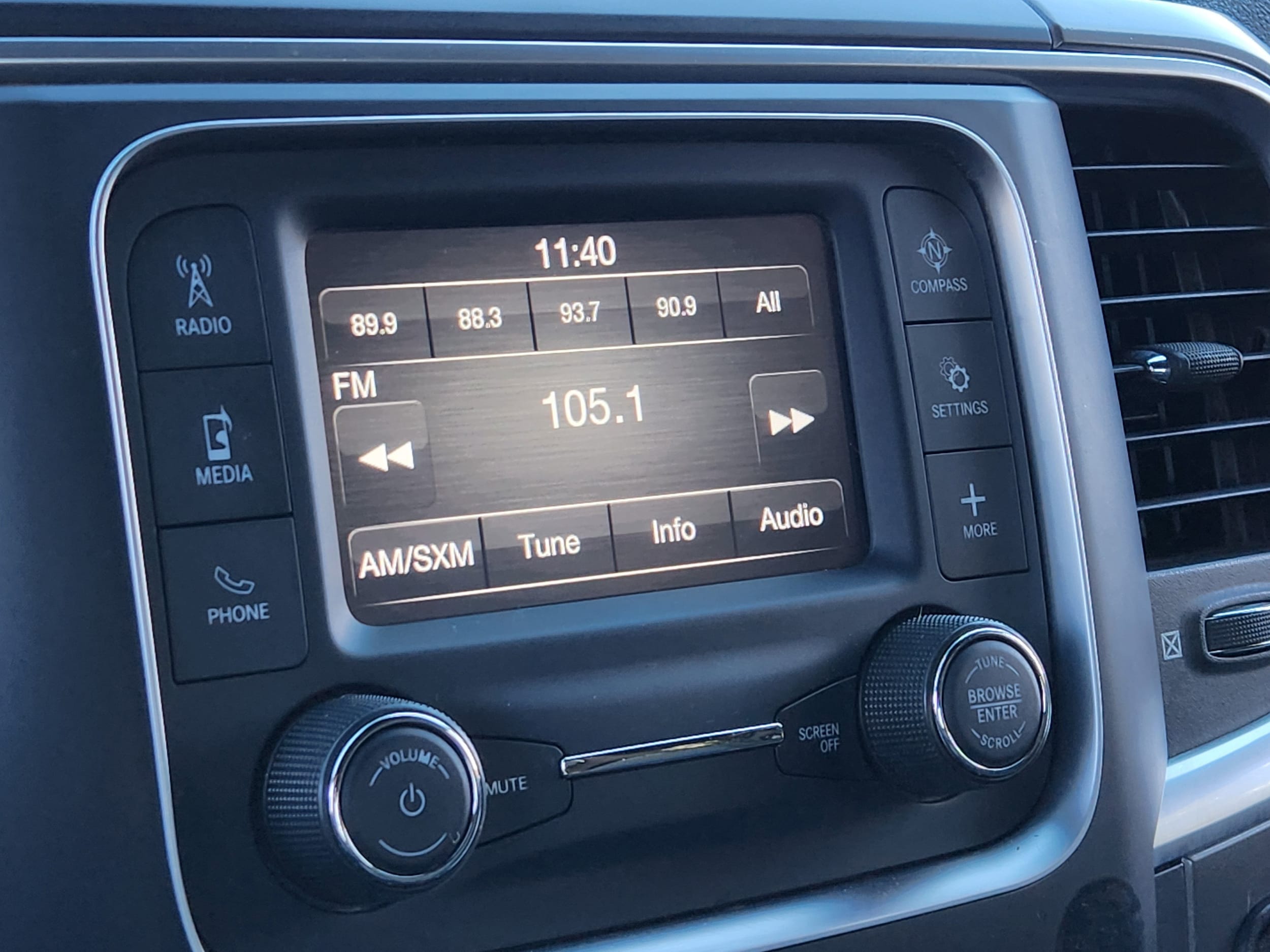 2021 Ram 1500 Classic Warlock photo 4