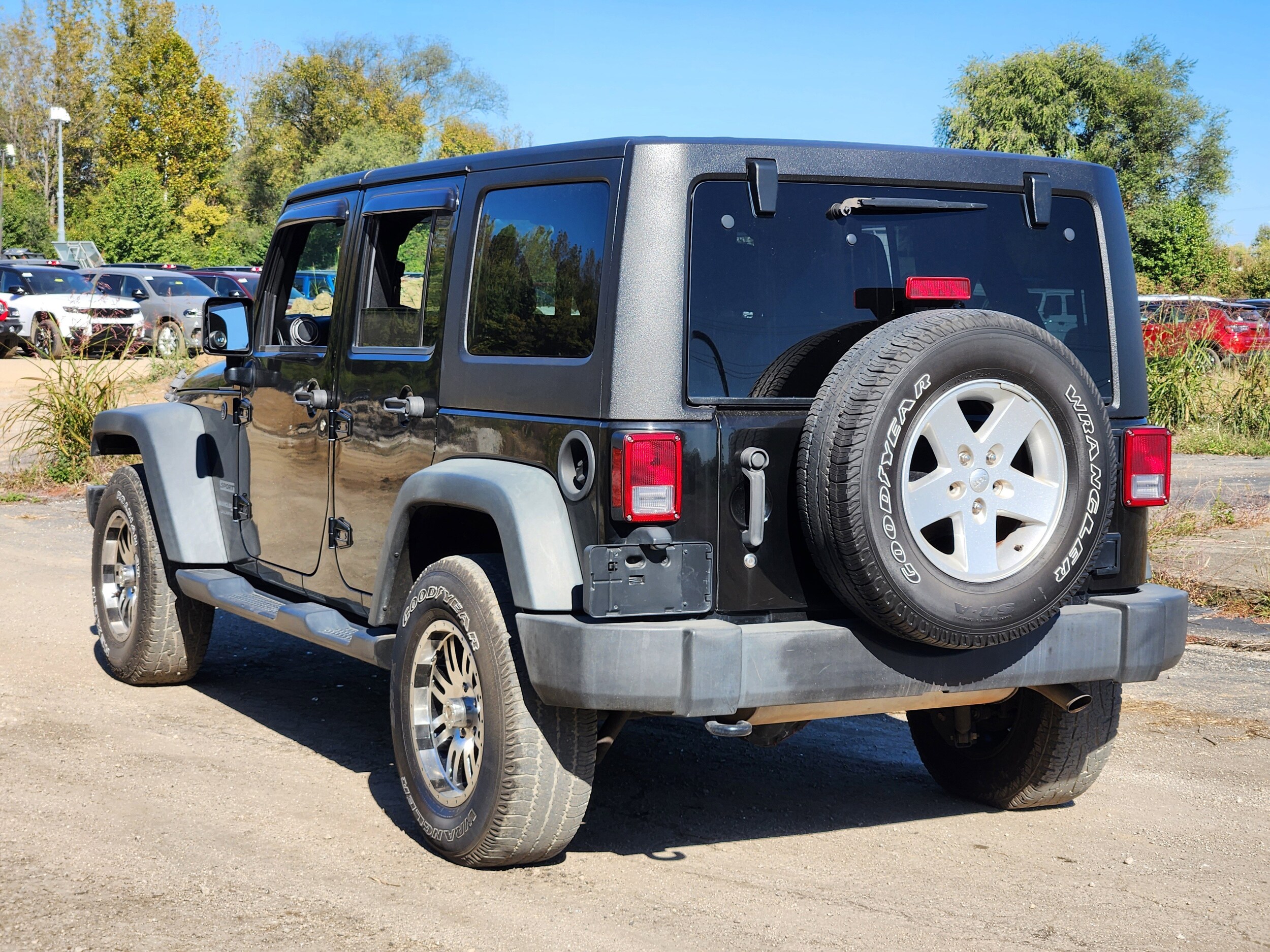 2018 Jeep Wrangler Unlimited Sport S photo 2
