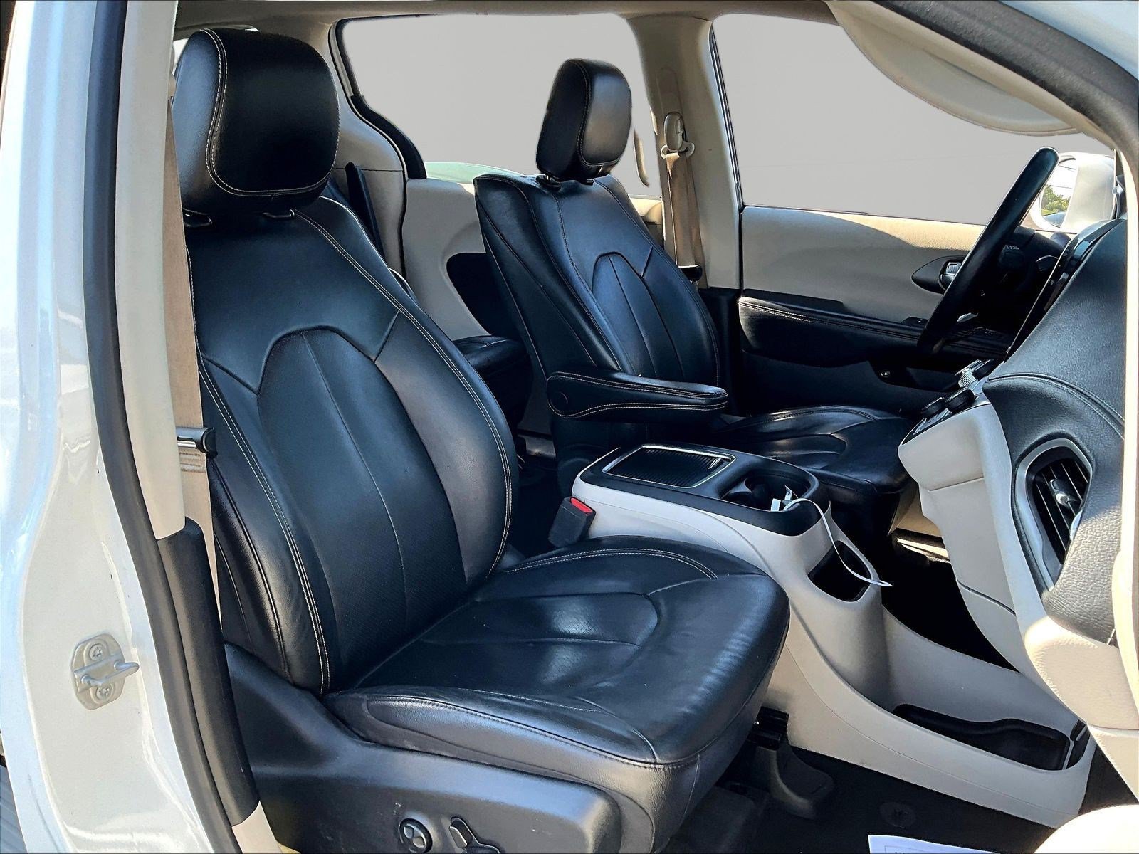 2022 Chrysler Pacifica Hybrid Touring L - Photo 29