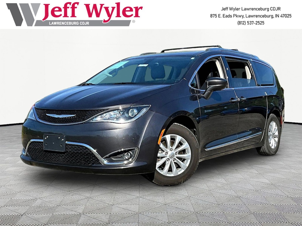 Used 2018 Chrysler Pacifica Touring L Plus FWD Van
