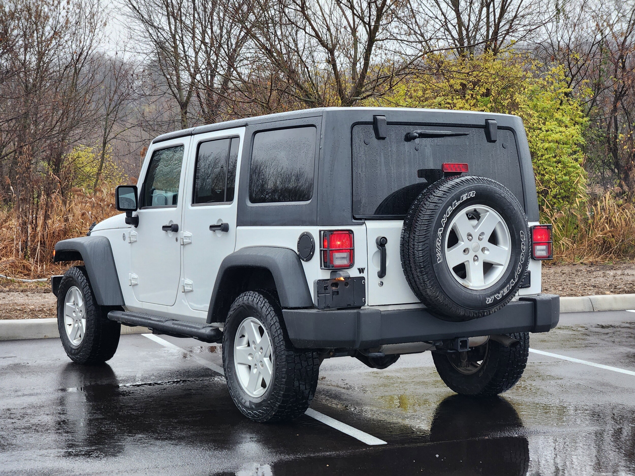 2014 Jeep Wrangler Unlimited Sport photo 2