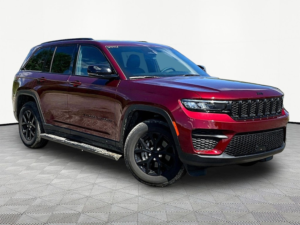 Used 2025 Jeep Grand Cherokee Altitude X 4x4 SUV