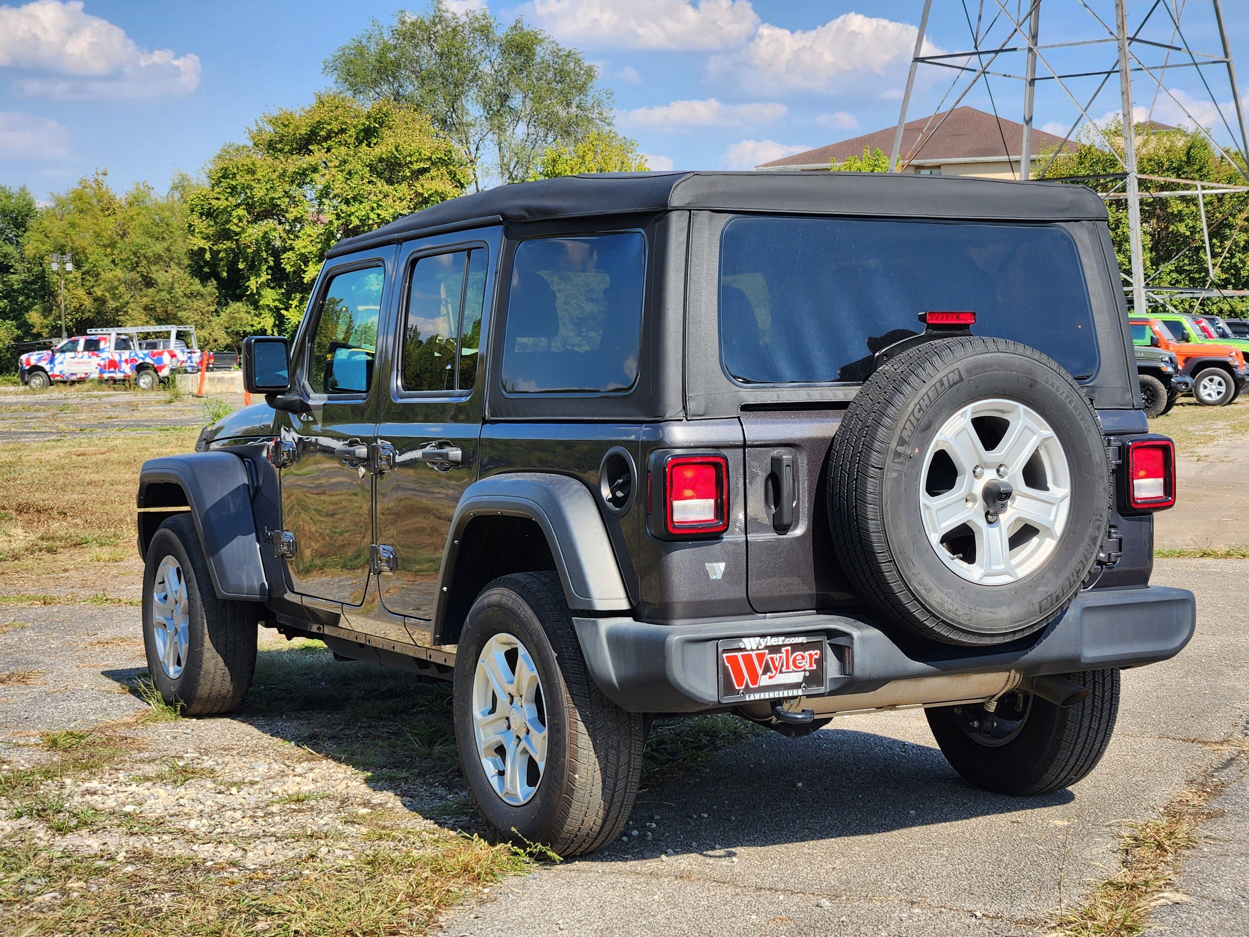 2022 Jeep Wrangler Unlimited Sport S photo 2