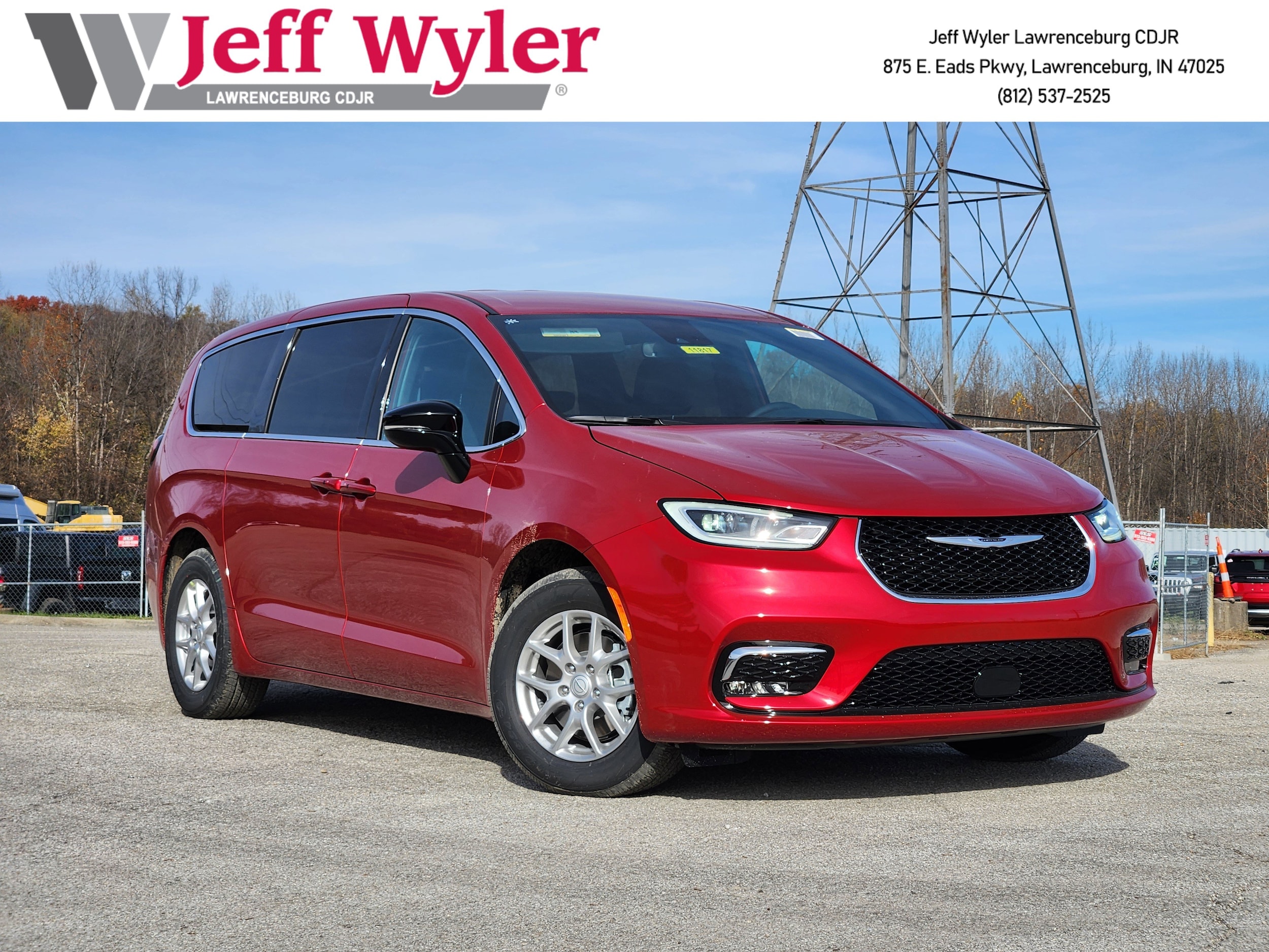 2026 Chrysler Pacifica Select's photo