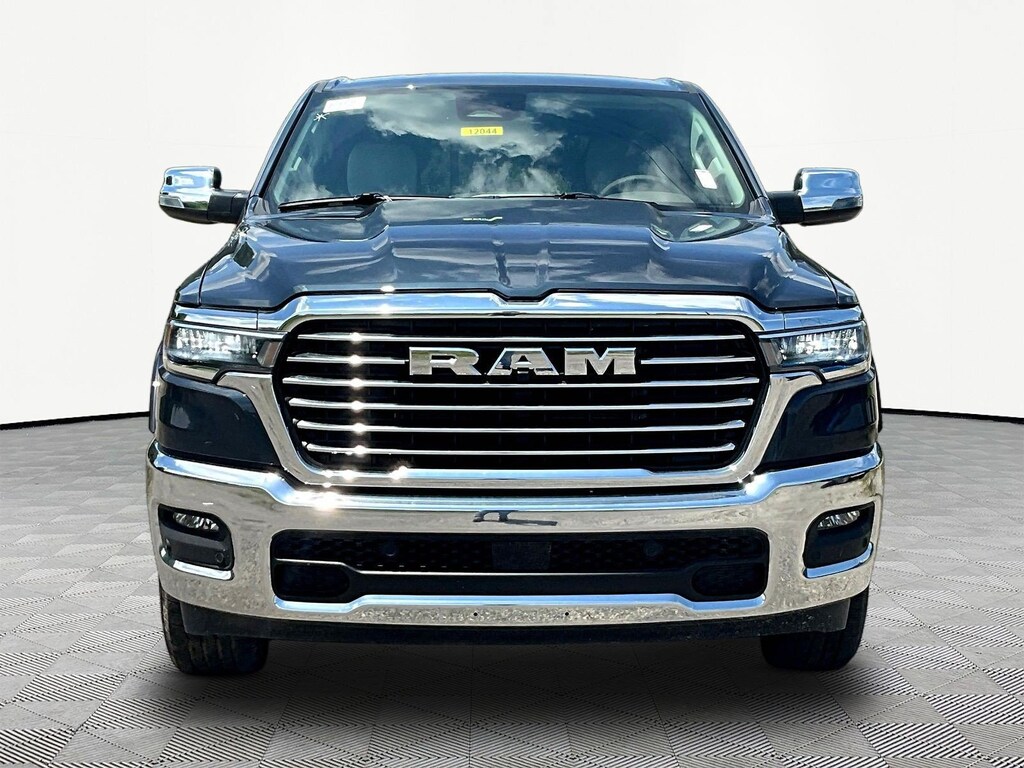 New 2026 Ram 1500 LARAMIE CREW CAB 4X4 5'7 BOX Pickup