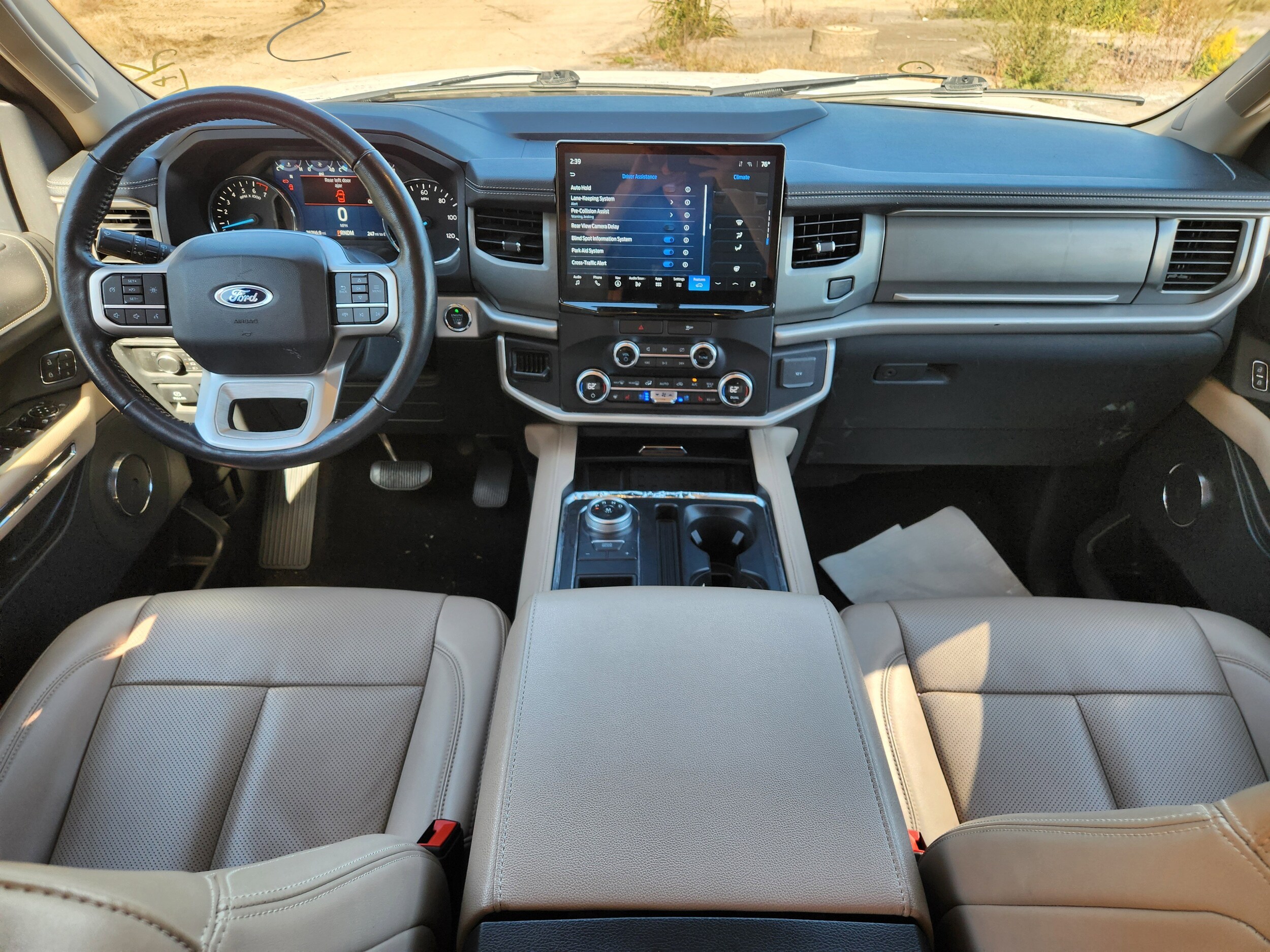 2023 Ford Expedition MAX XLT photo 3