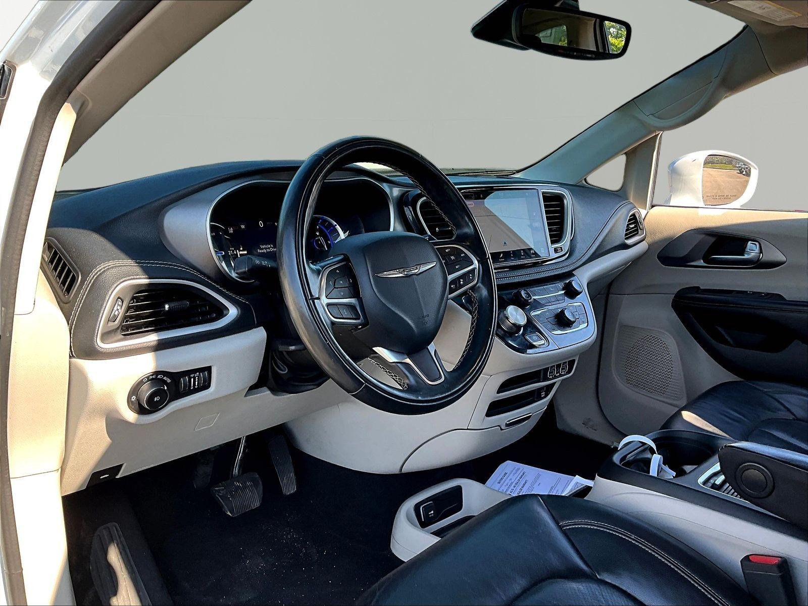 2022 Chrysler Pacifica Hybrid Touring L - Photo 21
