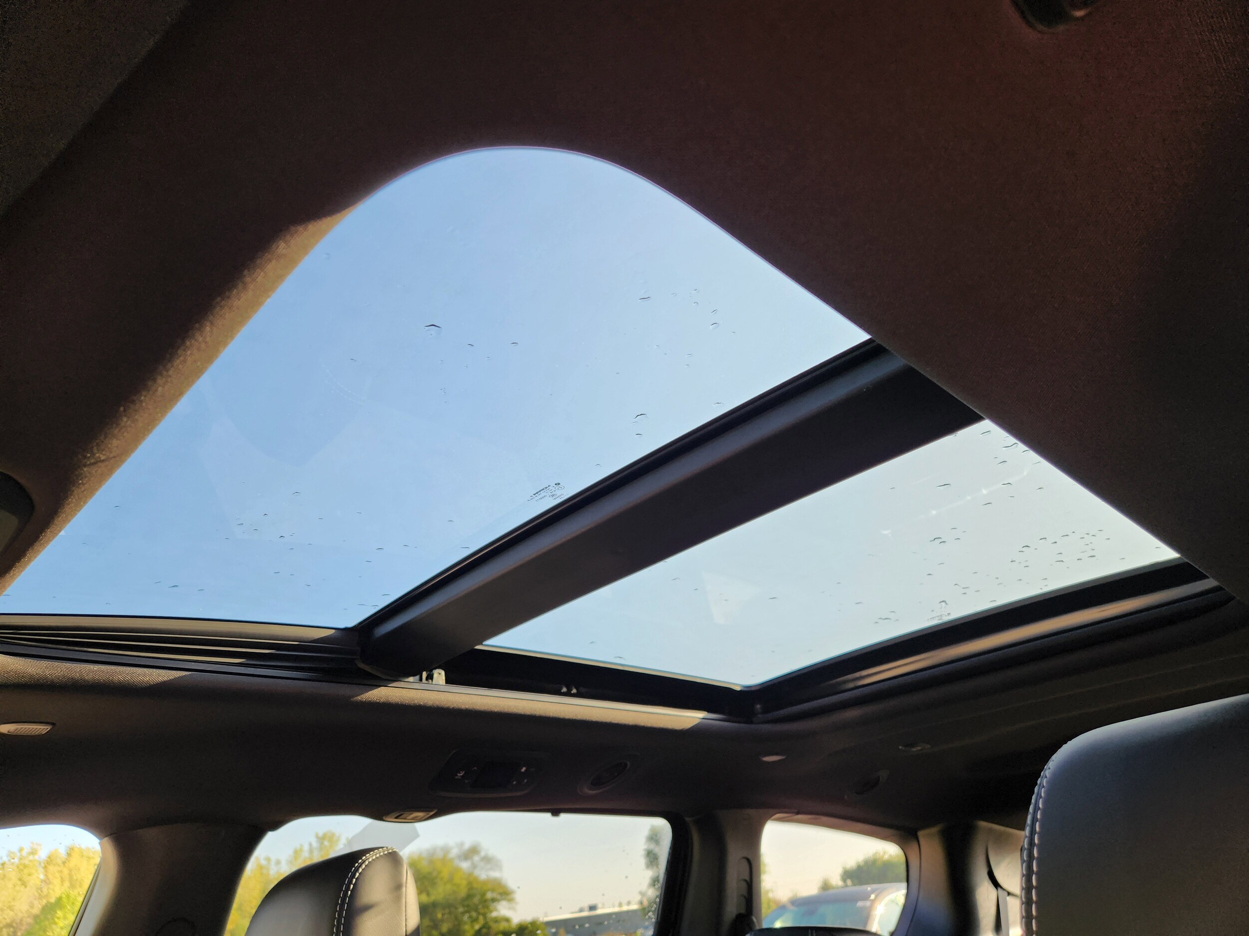 2026 Chrysler Pacifica Limited photo 2