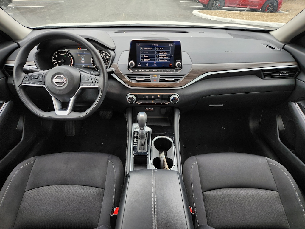 Used 2023 Nissan Altima 2.5 SV Sedan Sedan